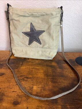 Canvas Crossbody with Star Detail - Army Green -